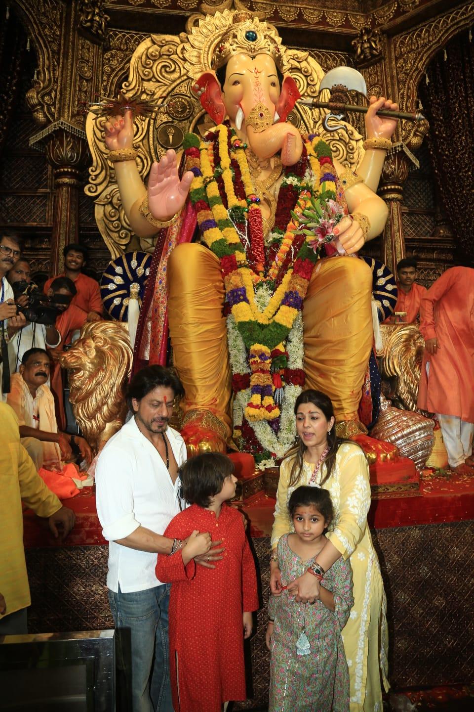 On Thursday evening, superstar Shah Rukh Khan was seen arriving at Lalbaughcha Raja along with his youngest son AbRam and his manager Pooja Dadlani. 